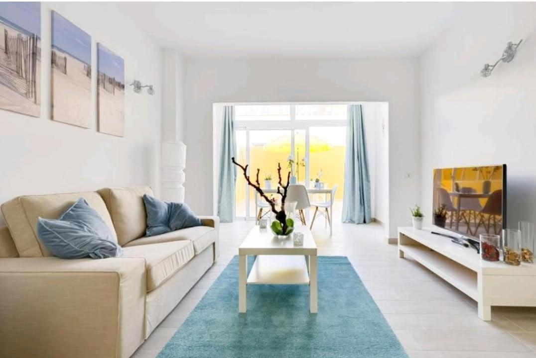 Ziocarlo/Tenerife/Los Cristianos Los Cristianos  Bagian luar foto