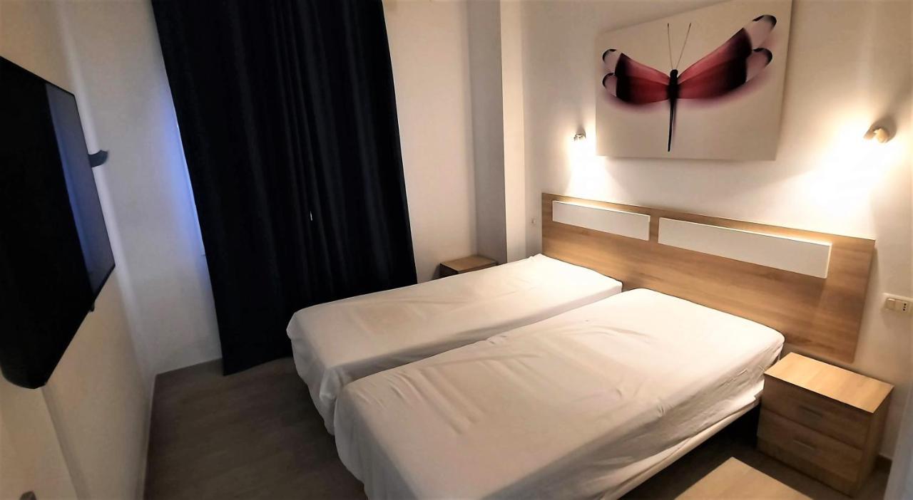 Ziocarlo/Tenerife/Los Cristianos Los Cristianos  Bagian luar foto